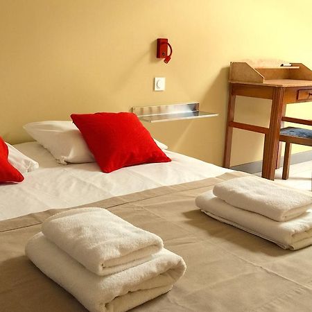 L'Estaminet Hotel Mazille Bagian luar foto