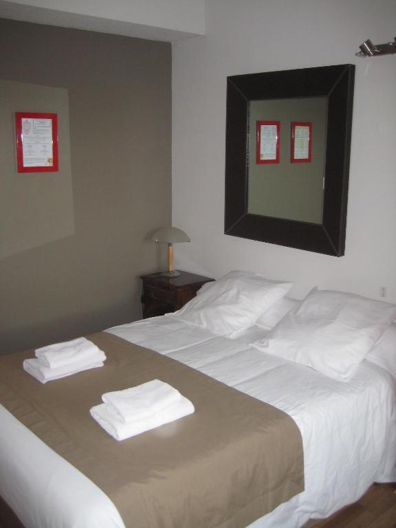 L'Estaminet Hotel Mazille Bagian luar foto